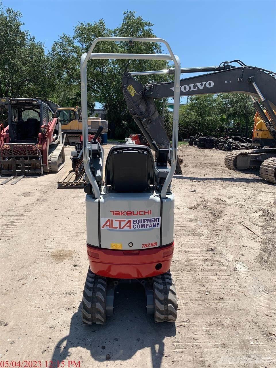 Takeuchi TB210R Мини екскаватори < 7 т