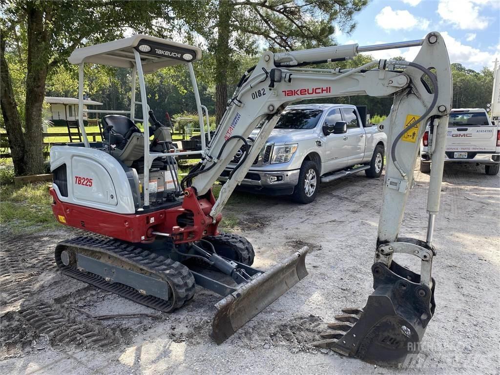 Takeuchi TB225 Мини екскаватори < 7 т
