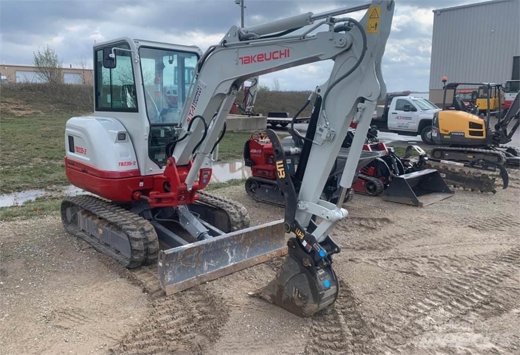 Takeuchi TB235-2 Мини екскаватори < 7 т