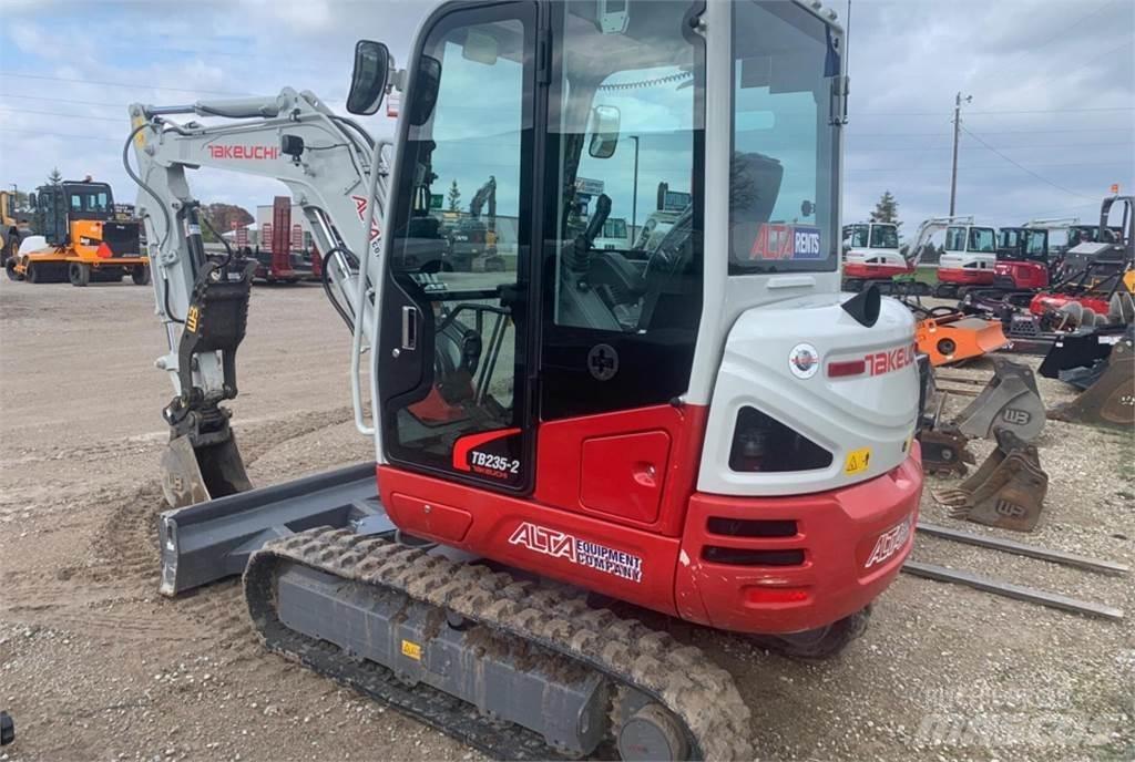 Takeuchi TB235-2 Мини екскаватори < 7 т