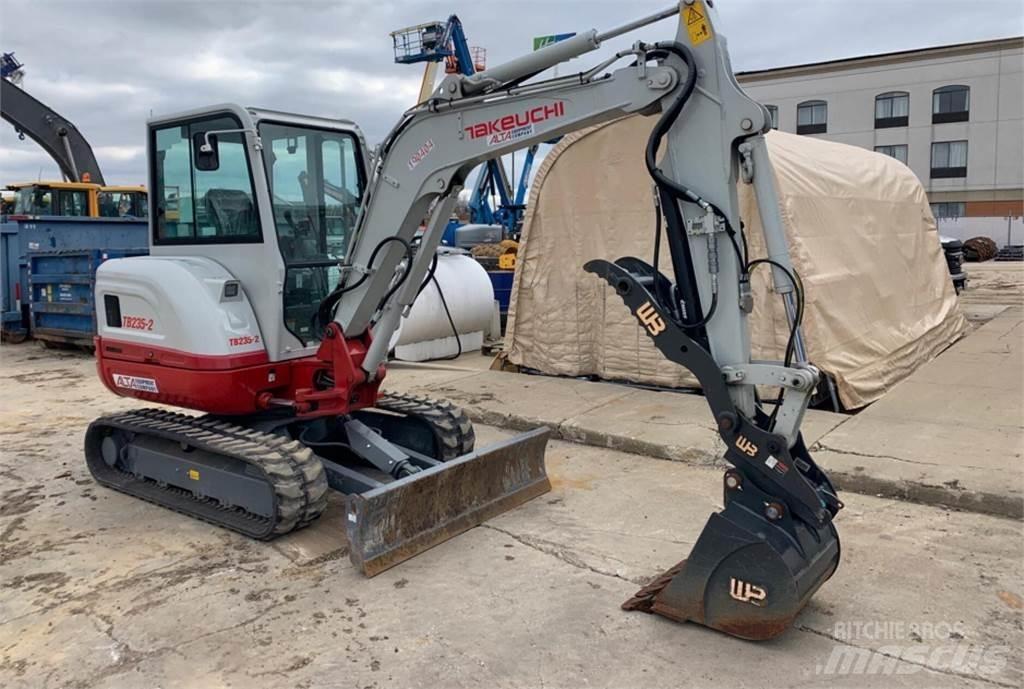 Takeuchi TB235-2 Мини екскаватори < 7 т