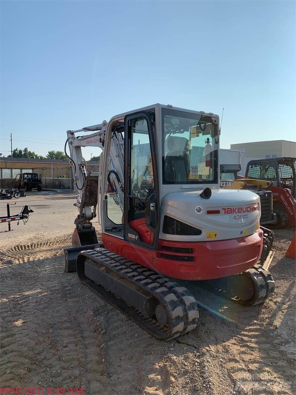Takeuchi TB250-2 Мини екскаватори < 7 т