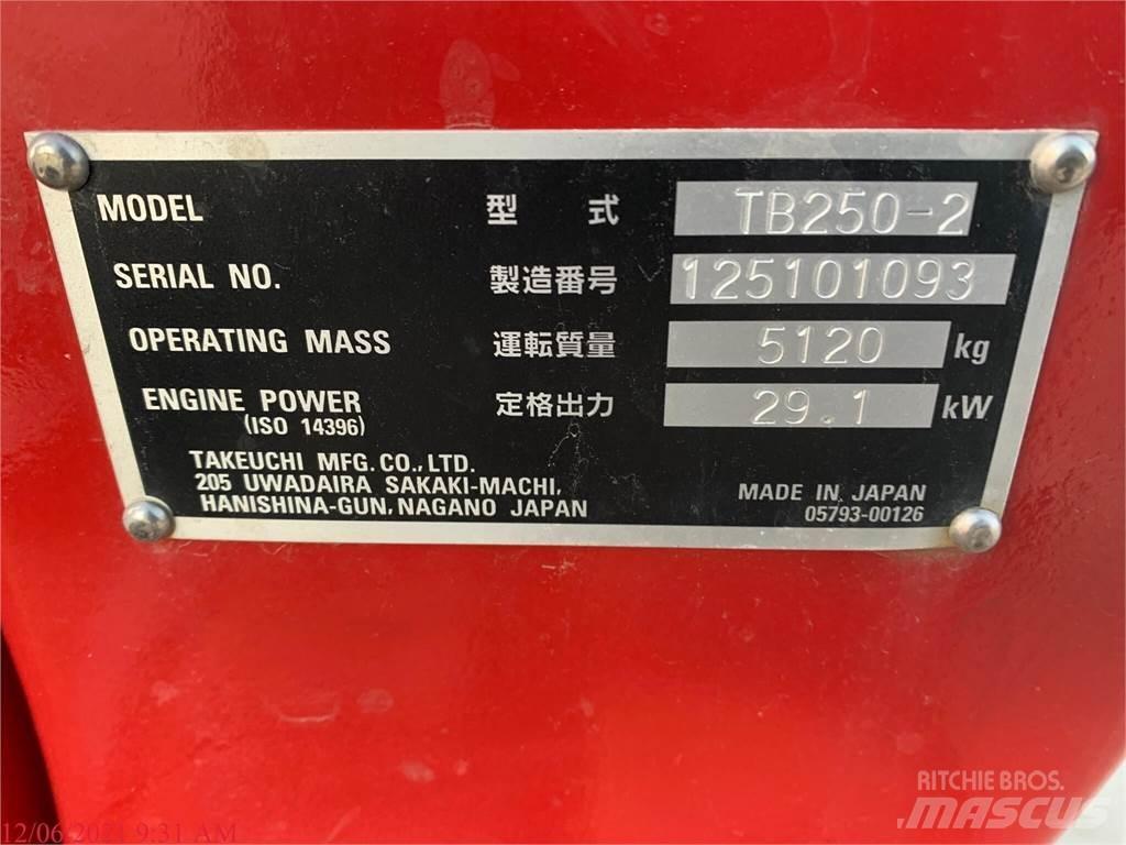 Takeuchi TB250-2 Мини екскаватори < 7 т
