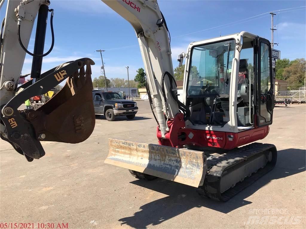 Takeuchi TB250-2 Мини екскаватори < 7 т