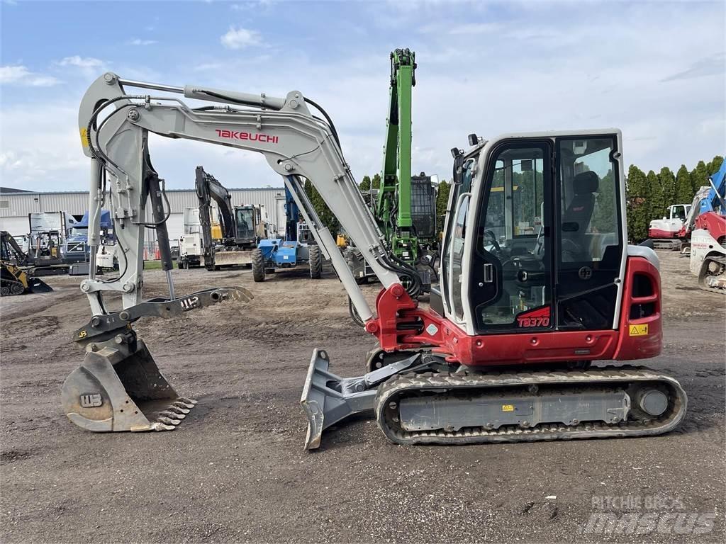 Takeuchi TB370 Верижен екскаватор