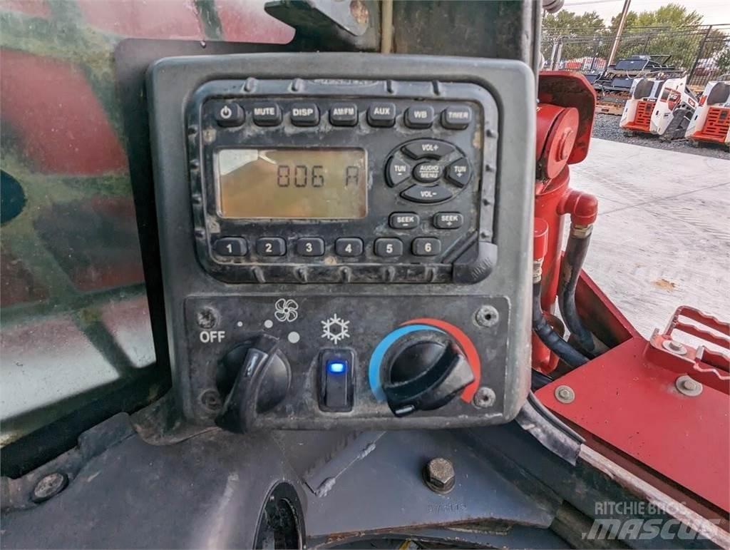Takeuchi TL12V2 Мини товарачи
