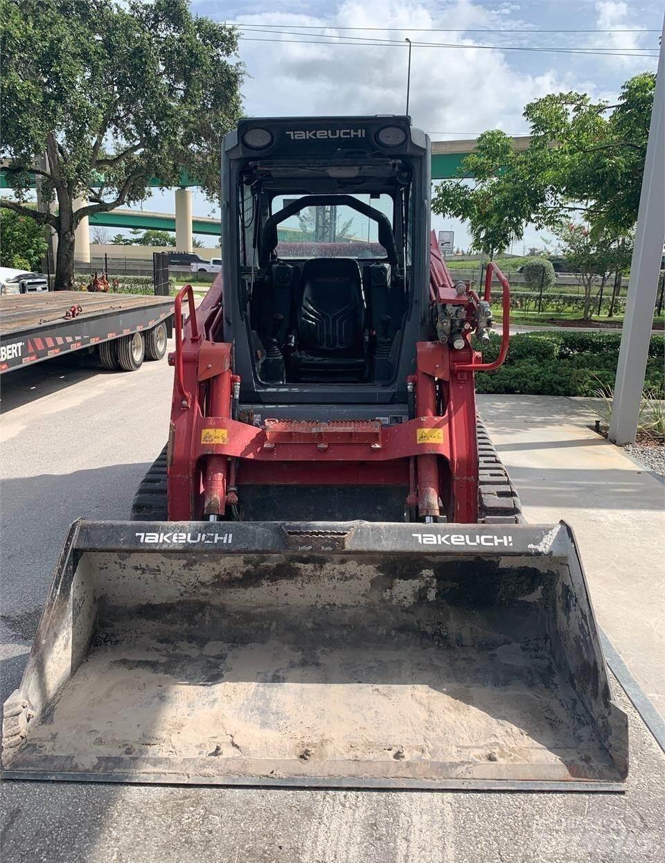 Takeuchi TL12V2 Мини товарачи
