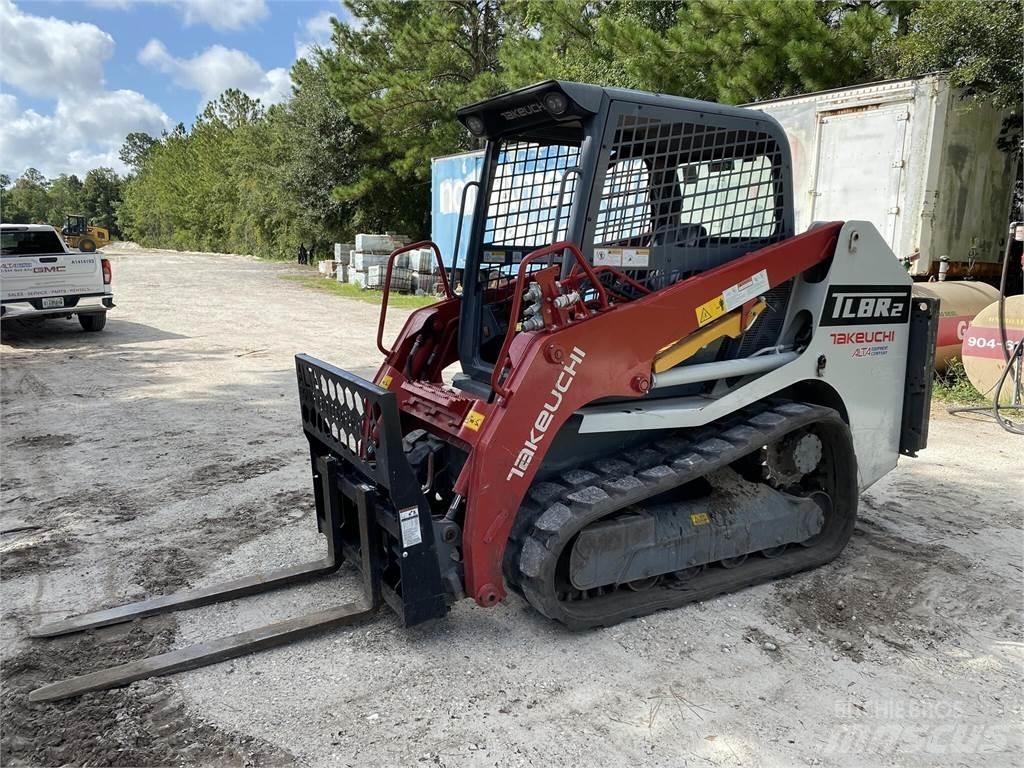Takeuchi TL8R2 Мини товарачи
