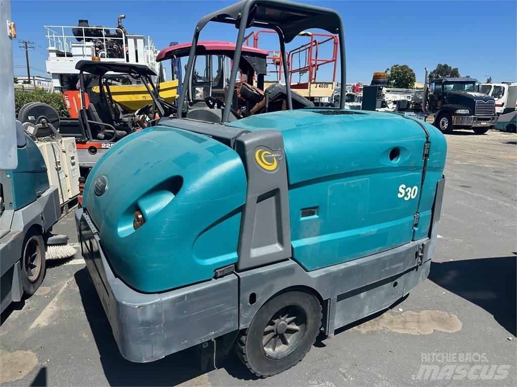 Tennant S30 Автоматични метачки с четки