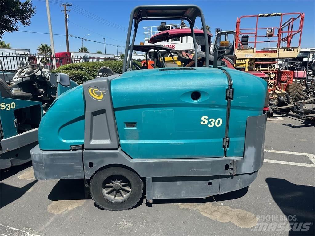 Tennant S30 Автоматични метачки с четки