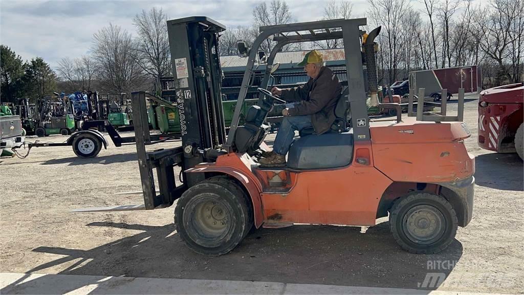 Toyota 7FDU45 Вилични кари-повдигачи - други