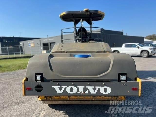 Volvo DD120C Двойни барабанни ролки
