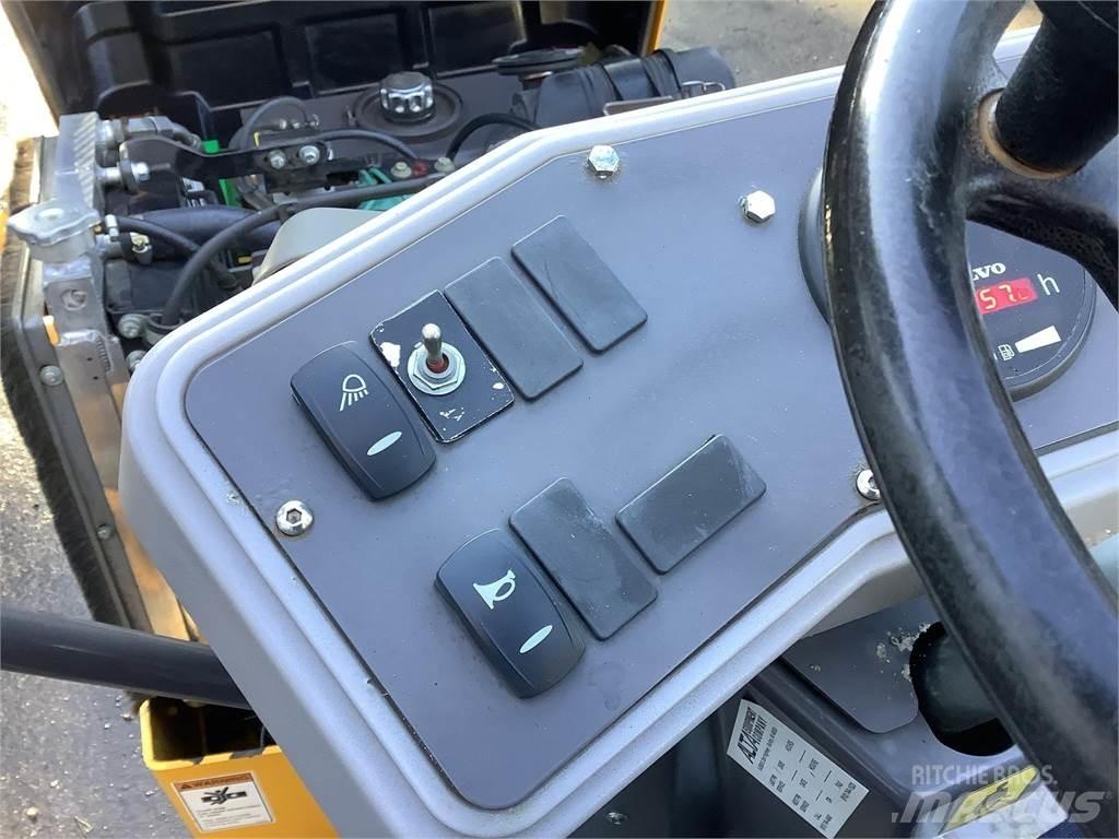Volvo DD25B Двойни барабанни ролки
