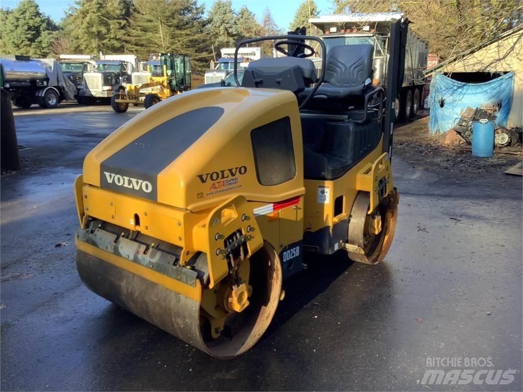 Volvo DD25B Двойни барабанни ролки

