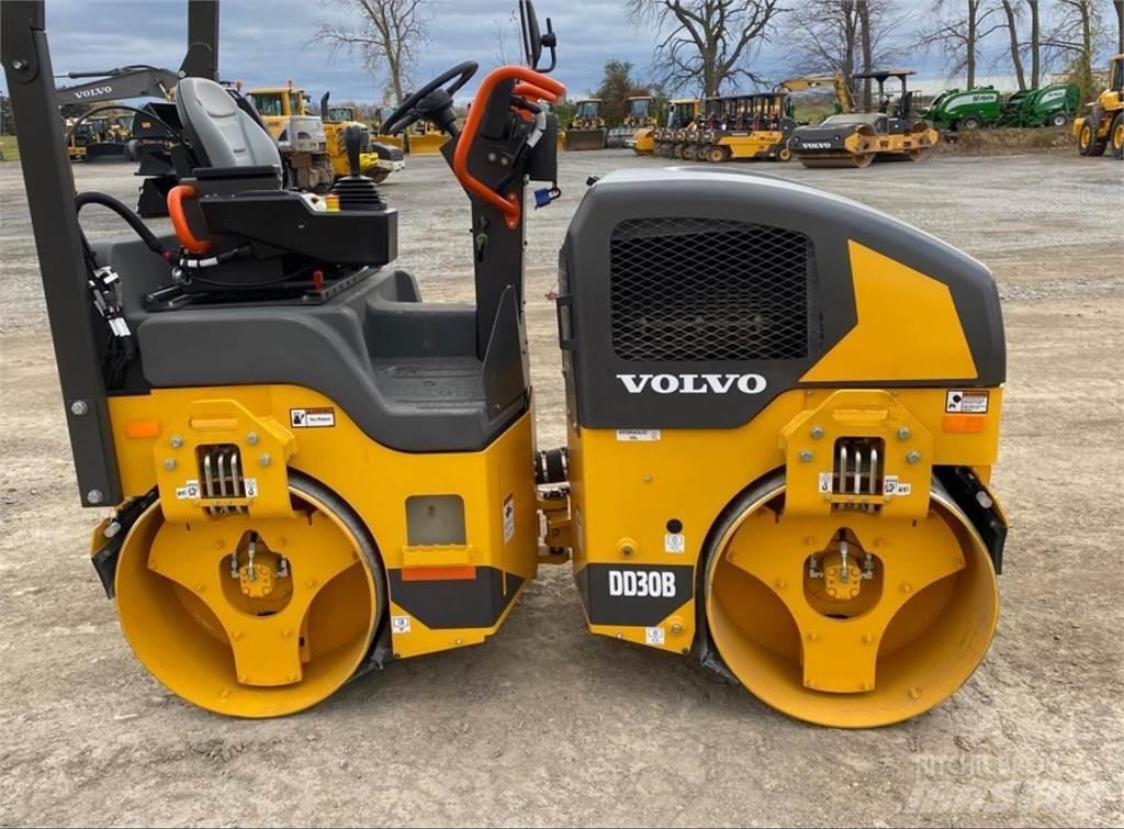 Volvo DD30B Двойни барабанни ролки
