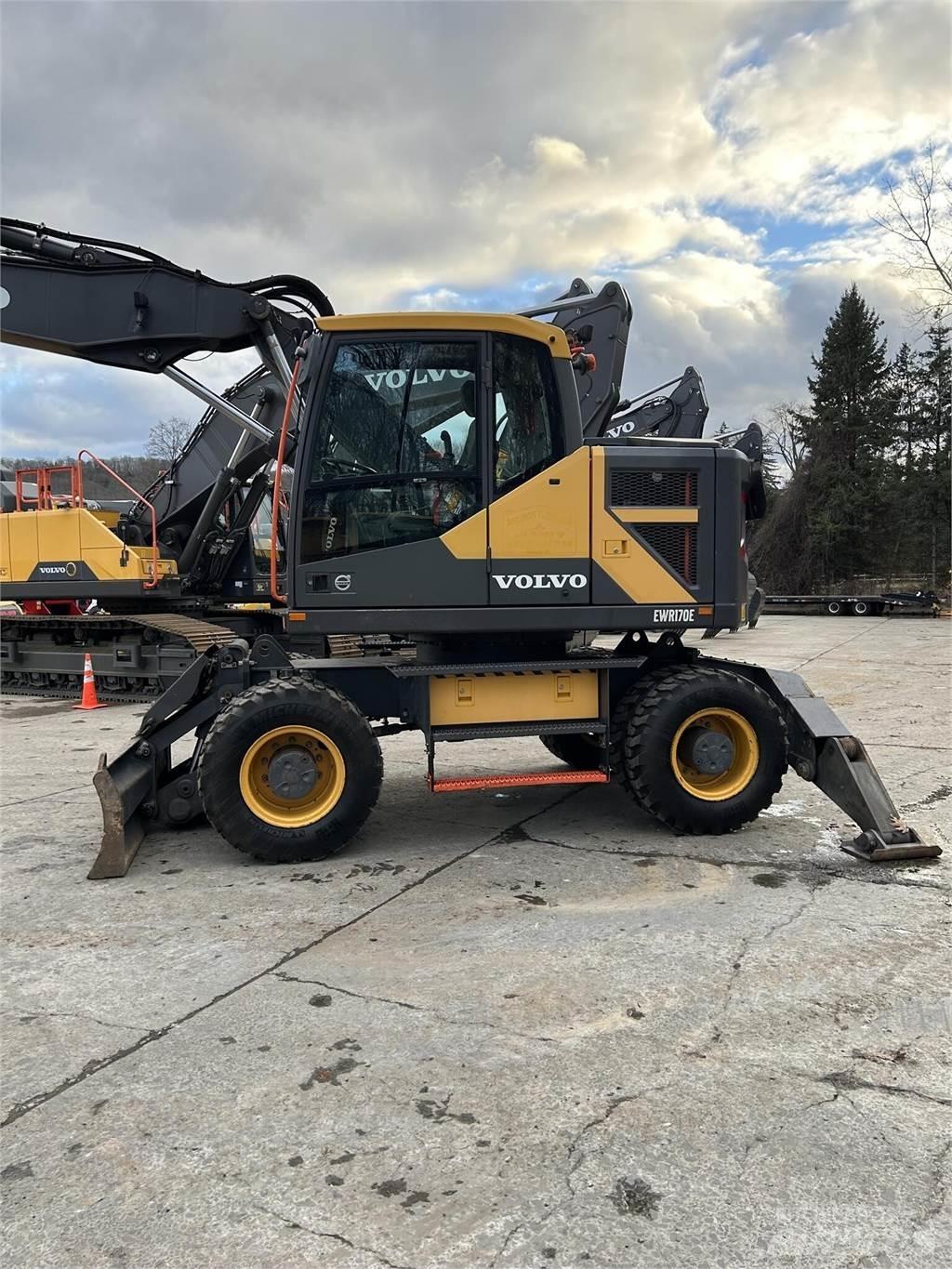 Volvo EWR170E Колесни екскаватори