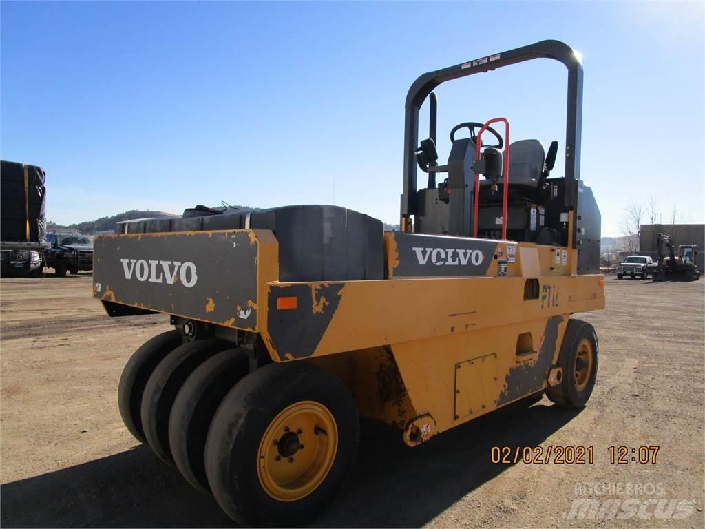 Volvo PT125C Пневматични гумени  ролки

