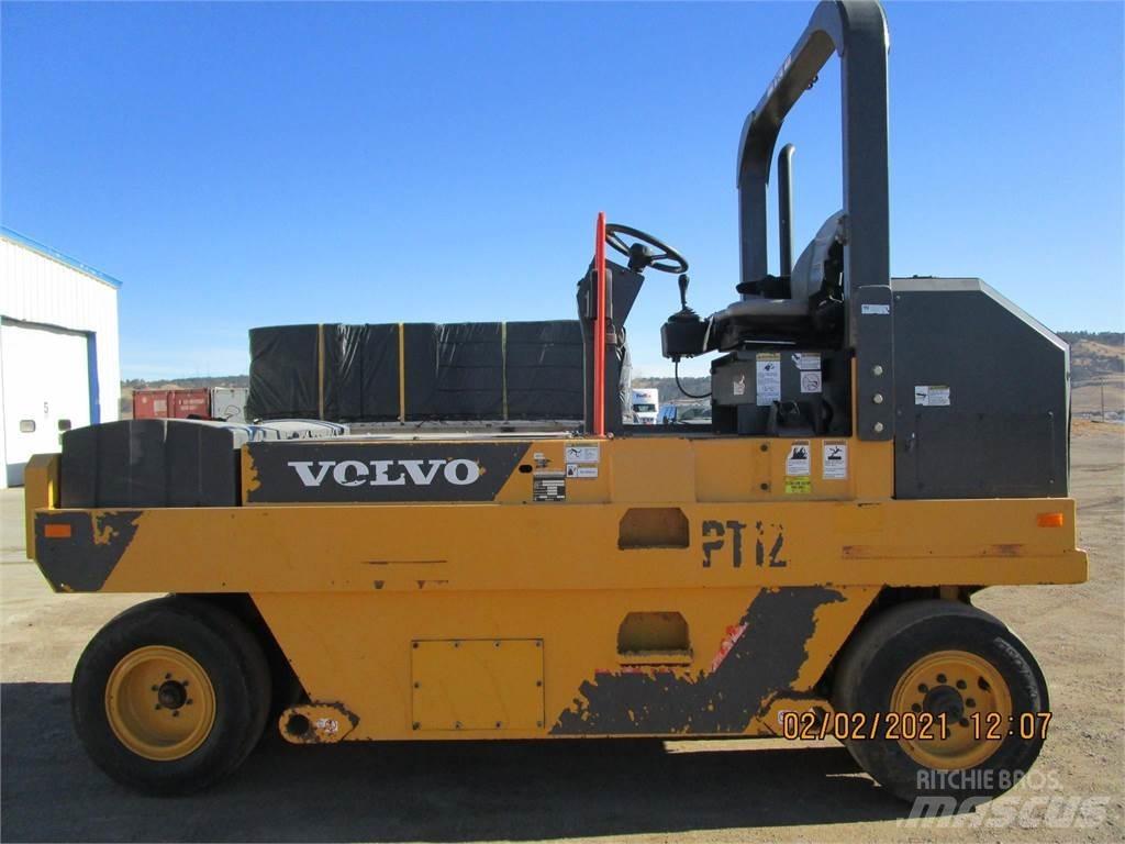 Volvo PT125C Пневматични гумени  ролки

