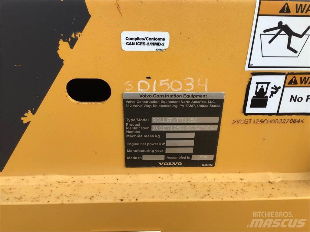 Volvo PT125C Пневматични гумени  ролки
