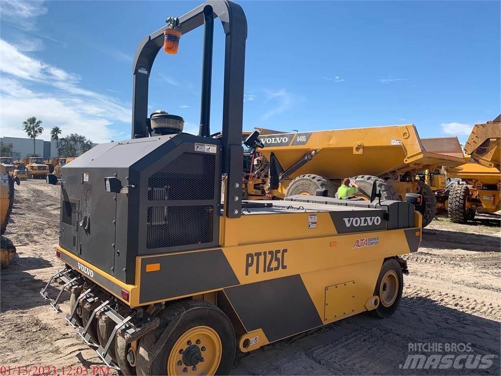 Volvo PT125C Пневматични гумени  ролки

