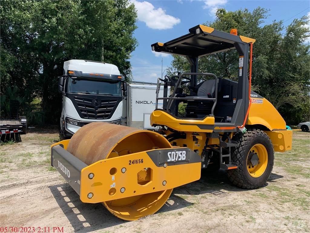 Volvo SD75B Двойни барабанни ролки

