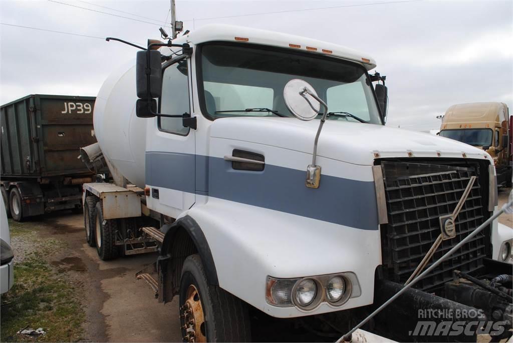 Volvo VHD64B200 Автобетоновози

