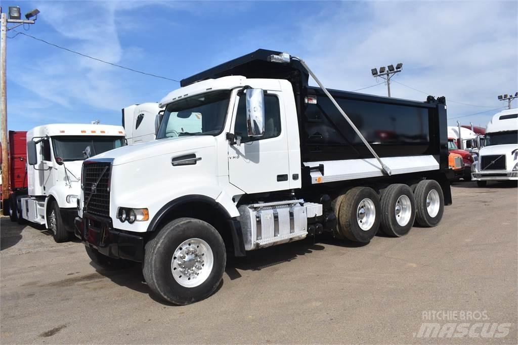 Volvo VHD84B300 Самосвал