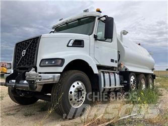 Volvo VHD84B300 Цистерни за вода

