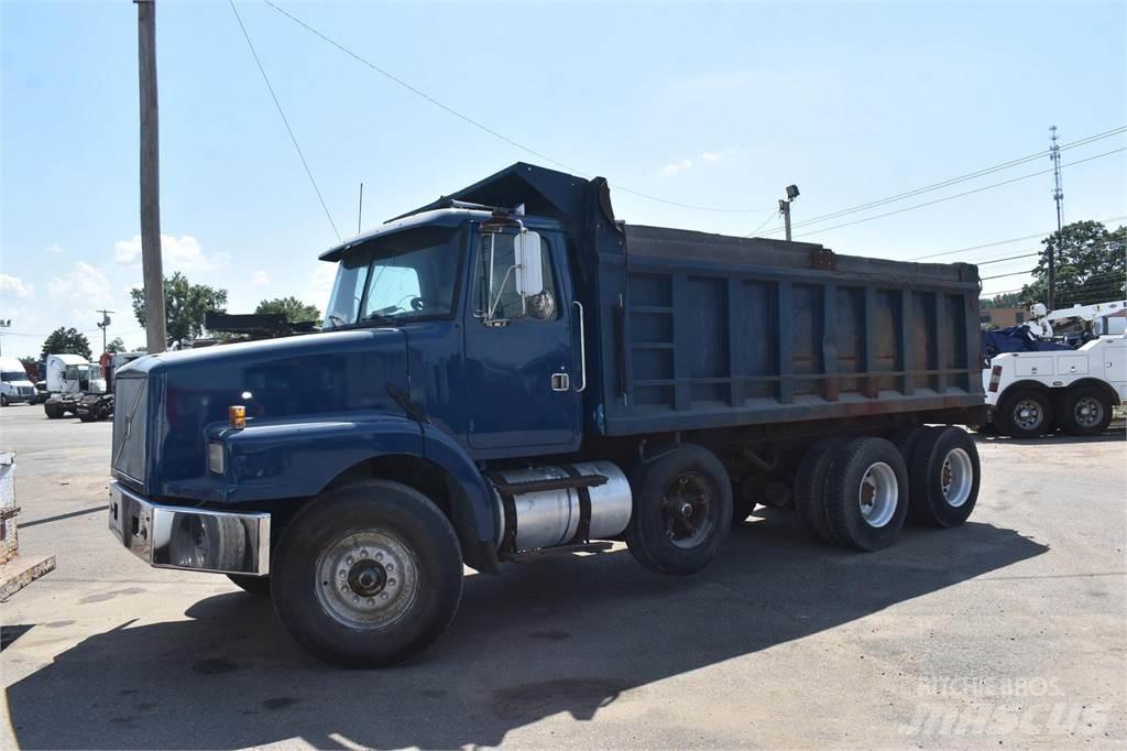 Volvo WG64T Самосвал