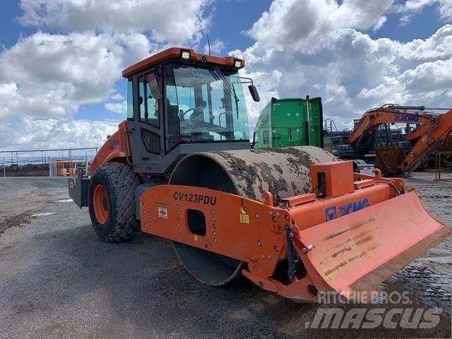 XCMG CV123PDU Двойни барабанни ролки
