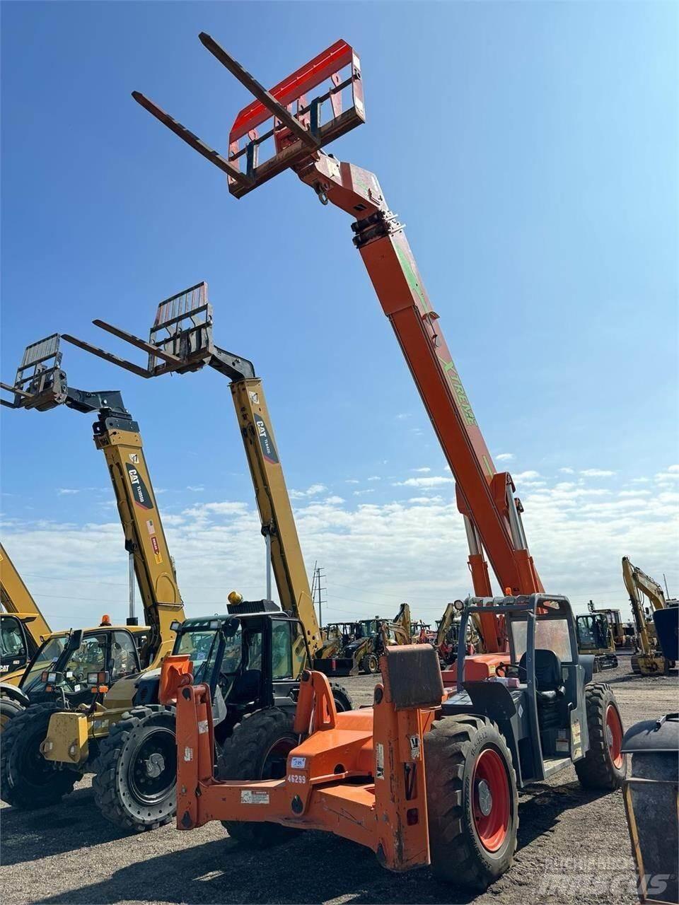 Xtreme MFG XRM1254 Телескопични товарачи