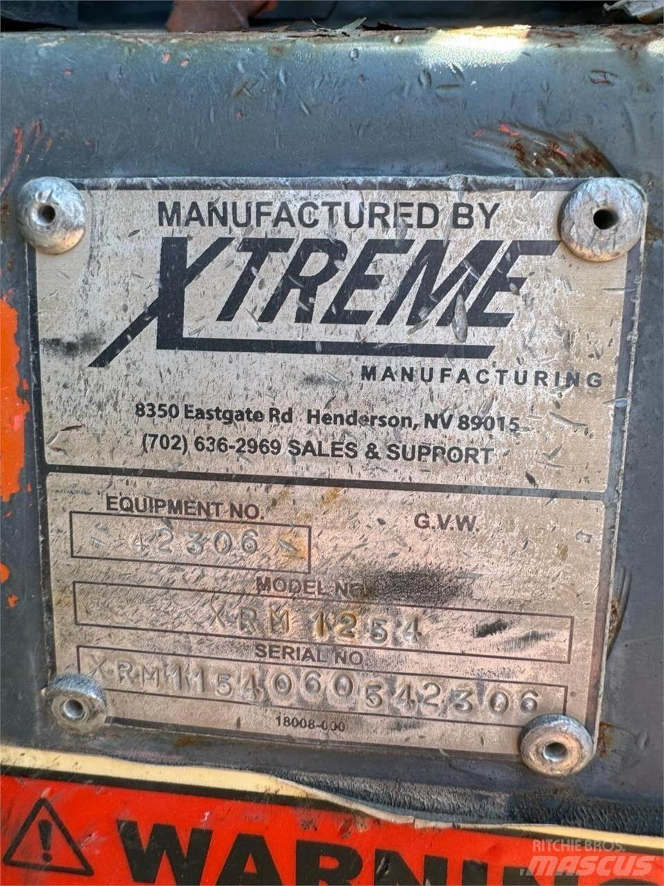 Xtreme MFG XRM1254 Телескопични товарачи