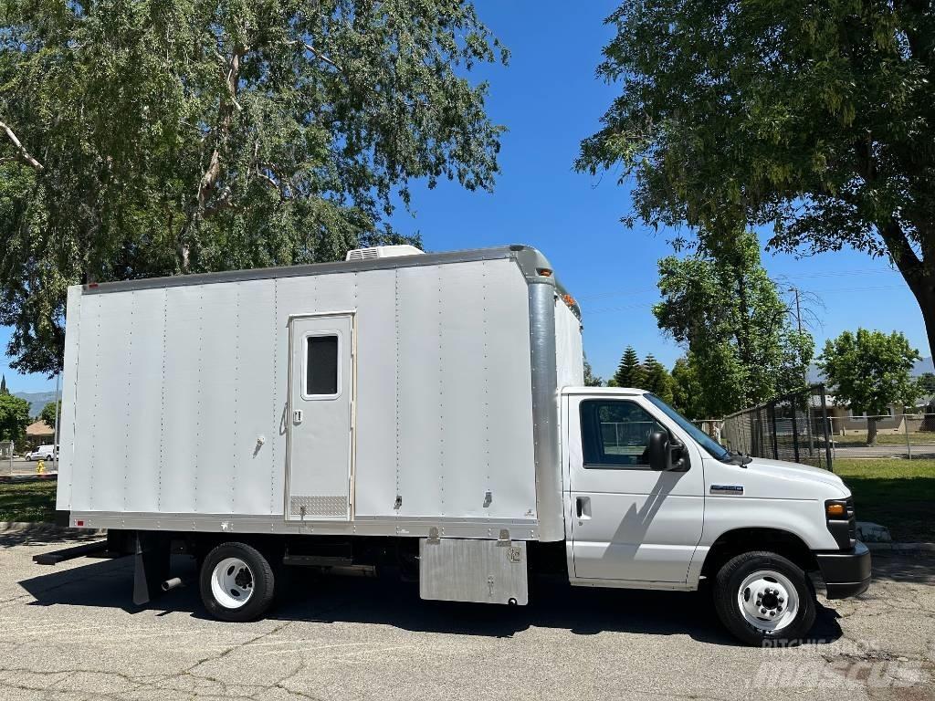 Ford E 450 SD Комби / вакуум камиони
