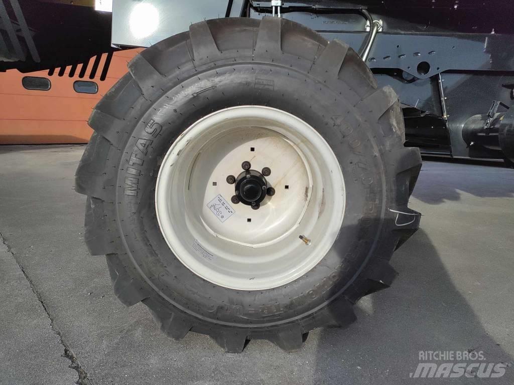 New Holland TC 5.90 Комбайни