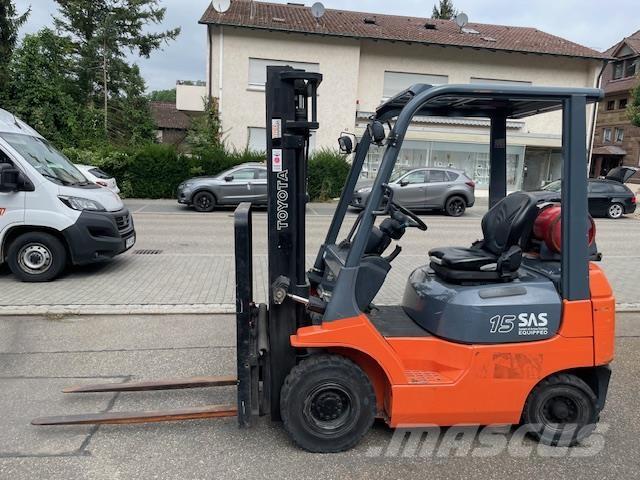 Toyota 42-7FGF15 Камиони с АГУ