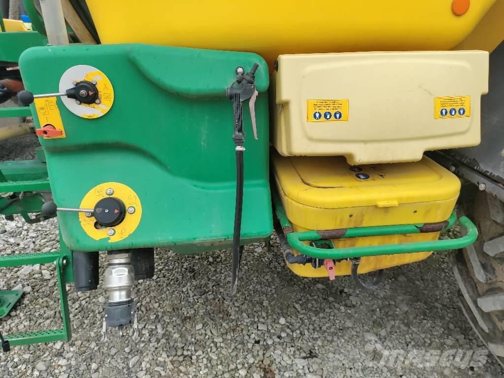John Deere 740 i Прикачни пръскачки
