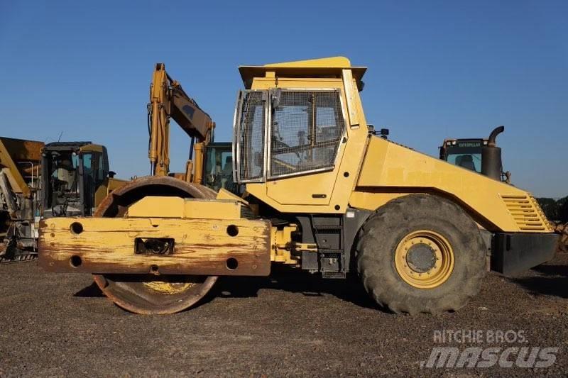Bomag BW 225 D-3 Двойни барабанни ролки

