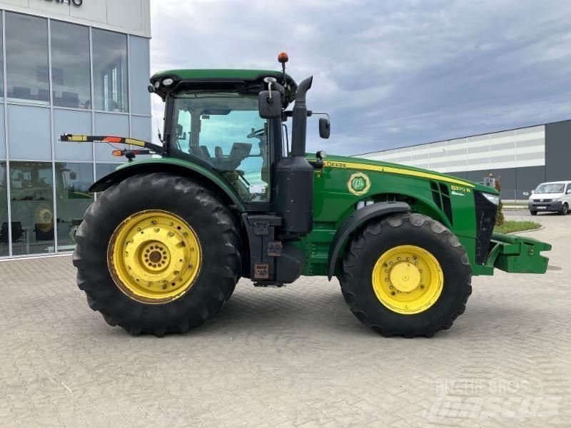 John Deere 8270 R Трактори