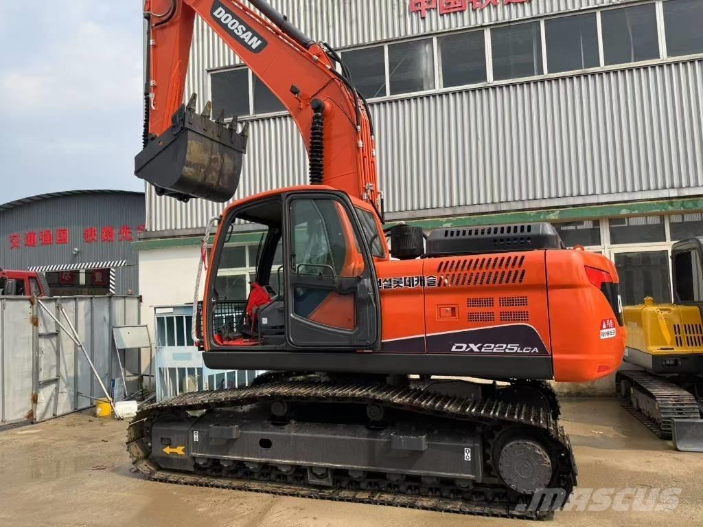 Doosan DX 225 LCA Верижен екскаватор