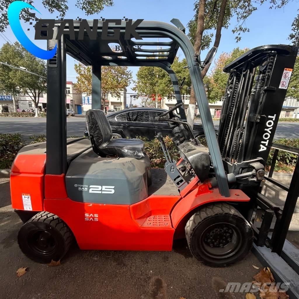 Toyota 8 F25 Дизелови камиони