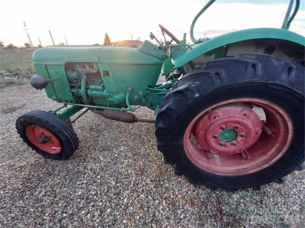 Deutz-Fahr D 40 Трактори