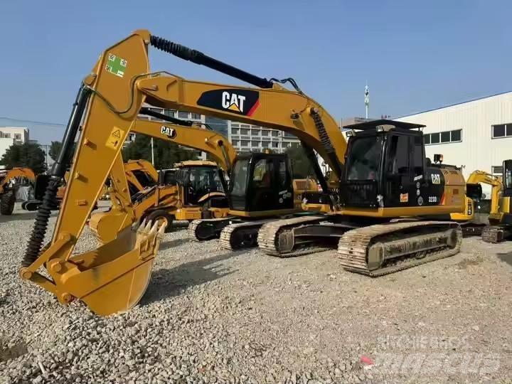 CAT CAT323D2L Верижен екскаватор