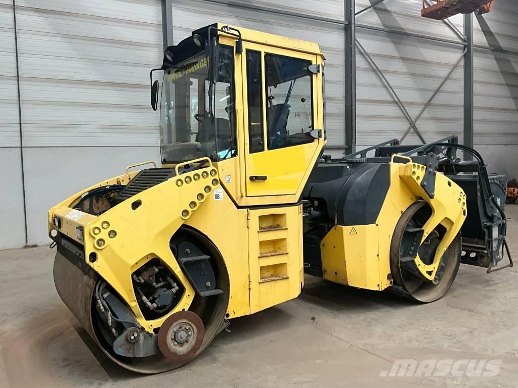 Bomag BW 154 AD-4 Двойни барабанни ролки
