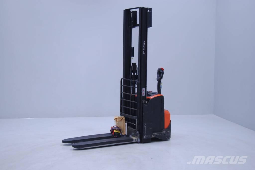 Toyota SWE120 Колички високоповдигачи с теглич