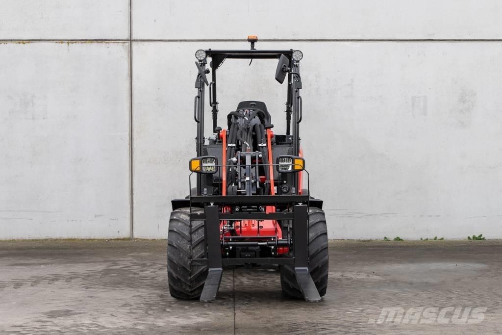 Manitou MLA 3-25H Мини товарачи