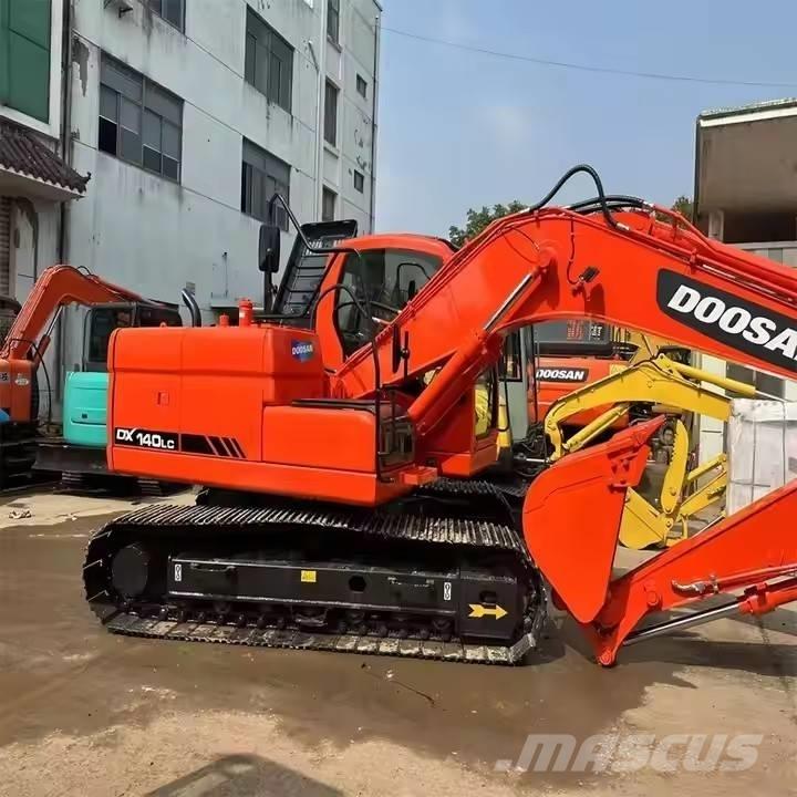 Doosan DX150 Верижен екскаватор