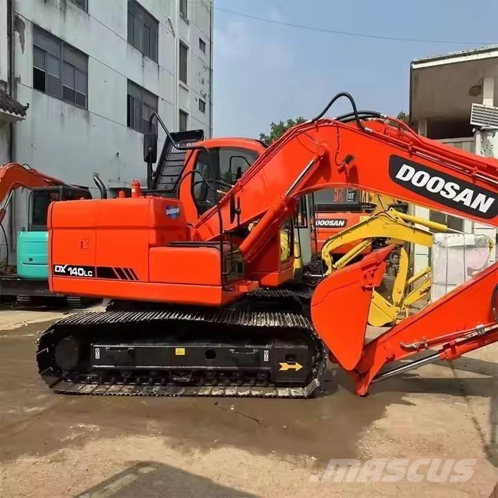 Doosan DX150 Верижен екскаватор