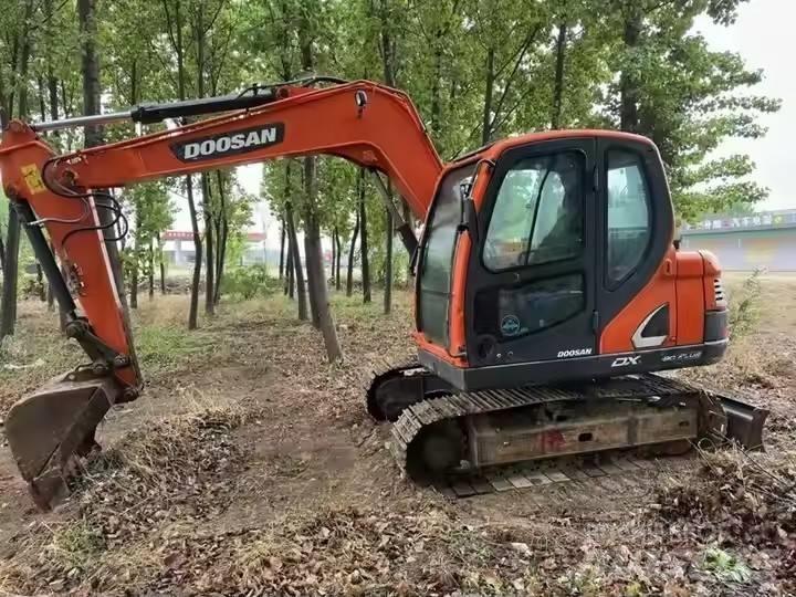 Doosan DX75 Верижен екскаватор