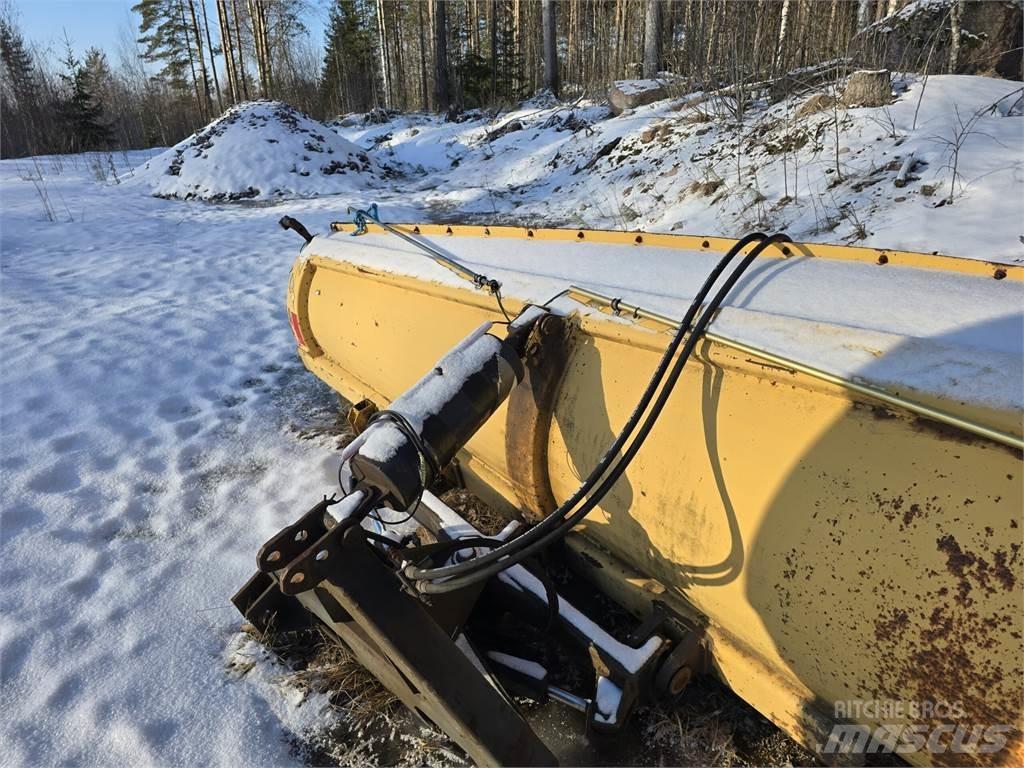 Rote 320 alueaura Снегочистачки