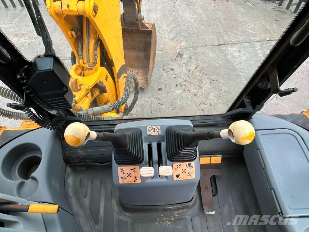 JCB 3 CX Товарач със заден ексватор